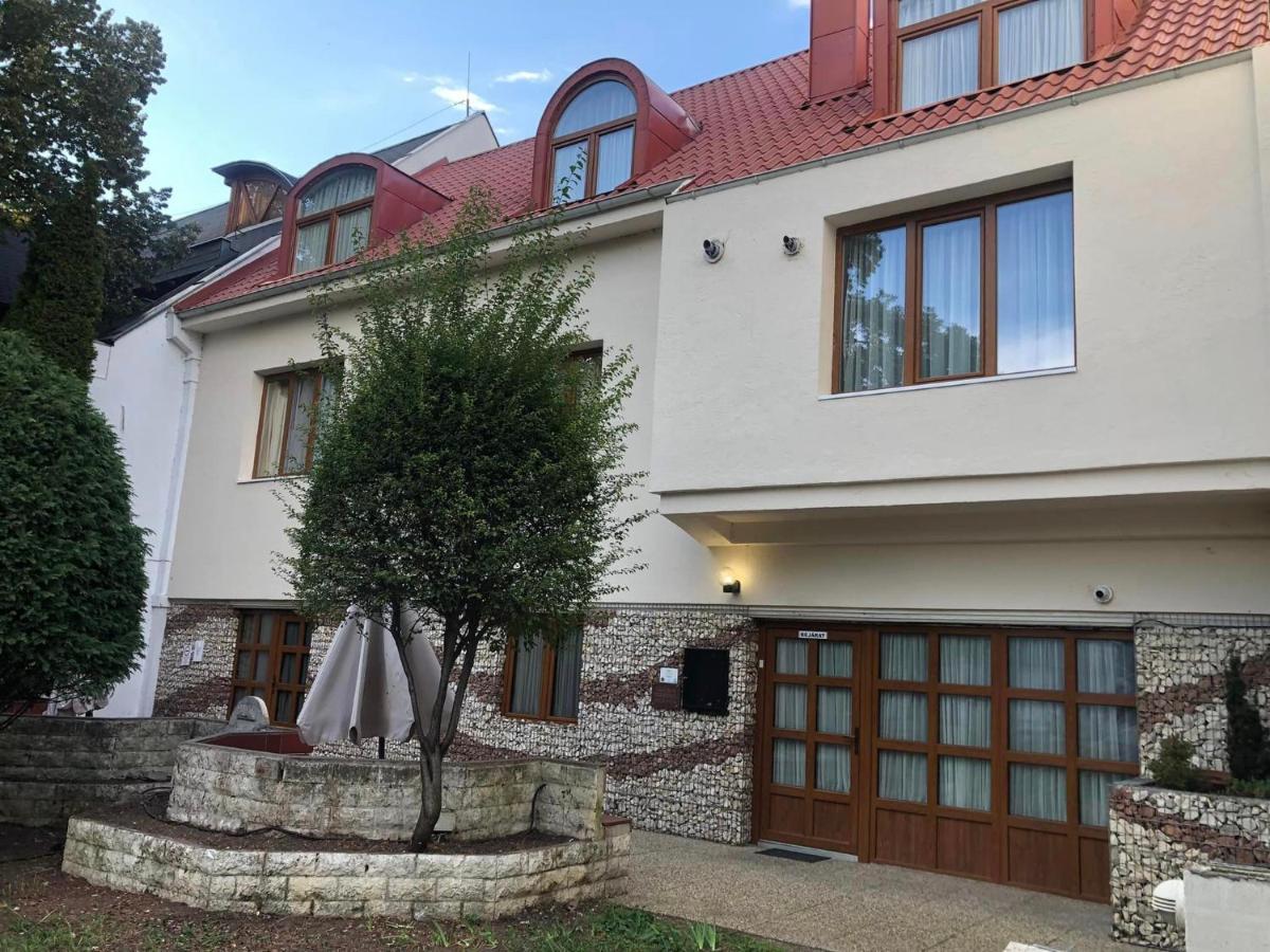 Atryum Hotel Szolnok Zewnętrze zdjęcie