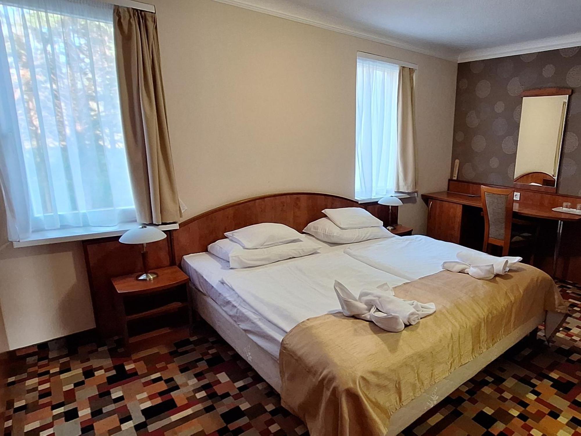 Atryum Hotel Szolnok Zewnętrze zdjęcie